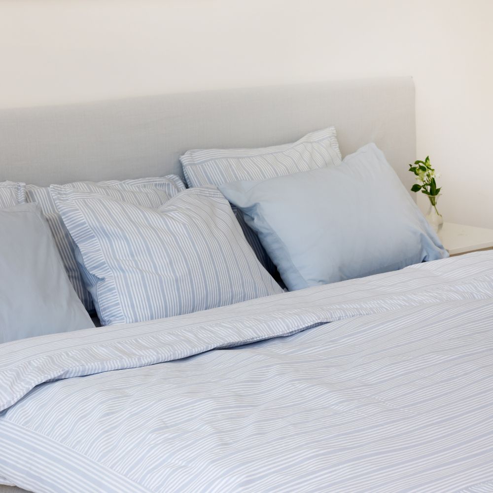 Elevate your sleep with our crisp percale double duvet set – includes duvet cover & pillowcase, expertly crafted from 100% cotton certified by STANDARD 100 by OEKO-TEX®.