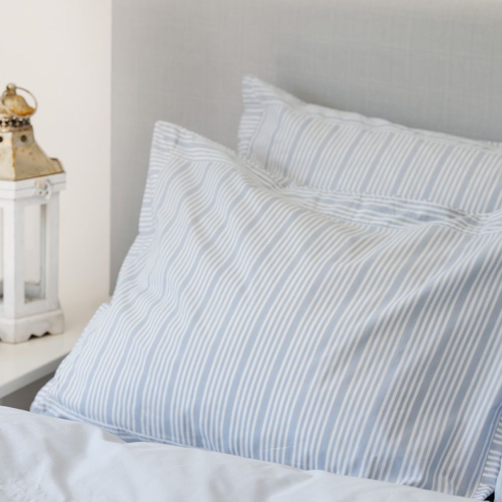 Elevate your sleep with our crisp percale double duvet set – includes duvet cover & pillowcase, expertly crafted from 100% cotton certified by STANDARD 100 by OEKO-TEX®.