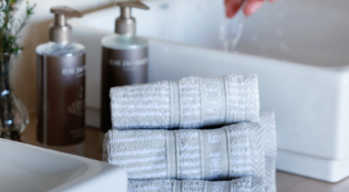 Free_gift_washcloth_or_shampoo_3.png